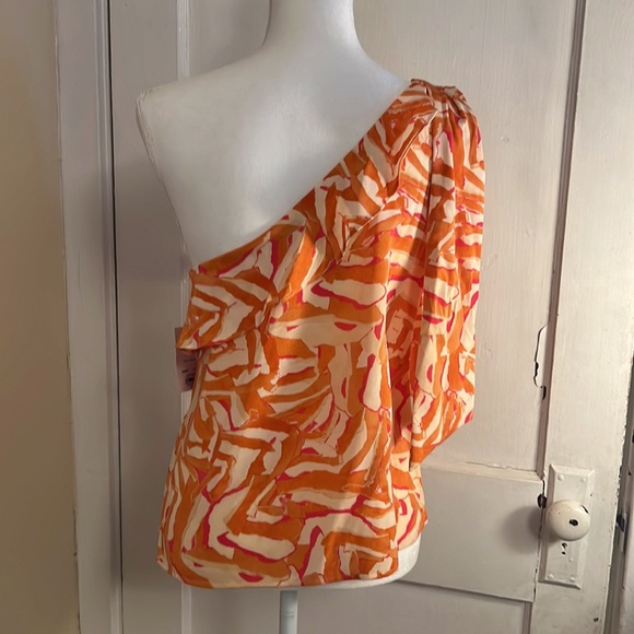 One Shoulder Top - Picture 3 of 7